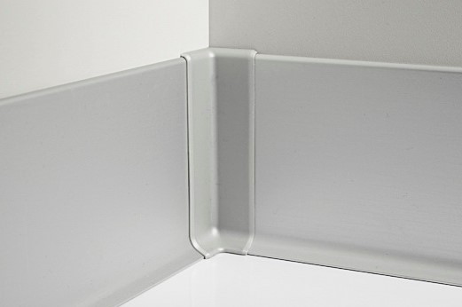 Угол внутренний к алюминиевому плинтусу 60мм анодированное серебро — купить в Перми