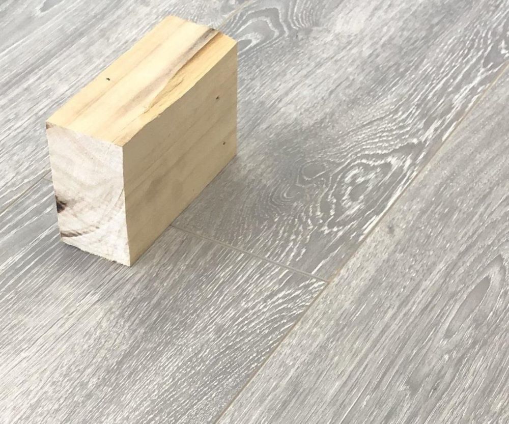 Ламинат "SunFloor" 8/32 4V Дуб Гвинея 34 (1380*193*8 мм) — купить в Перми