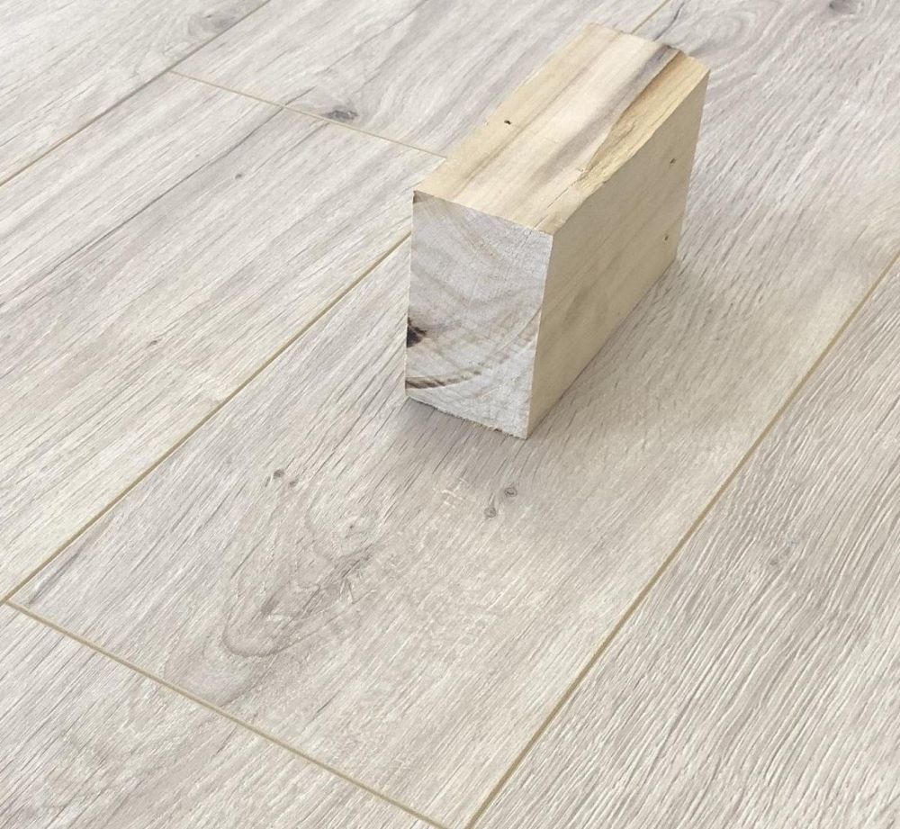 Ламинат "SunFloor" 8/33 4NV Дуб Эри 55 (1380*159*8 мм) — купить в Перми